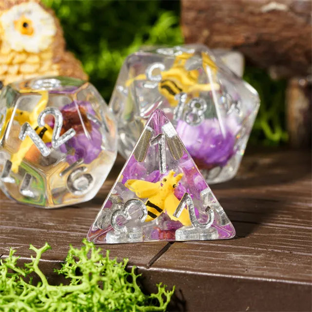 dnd detail bee dice